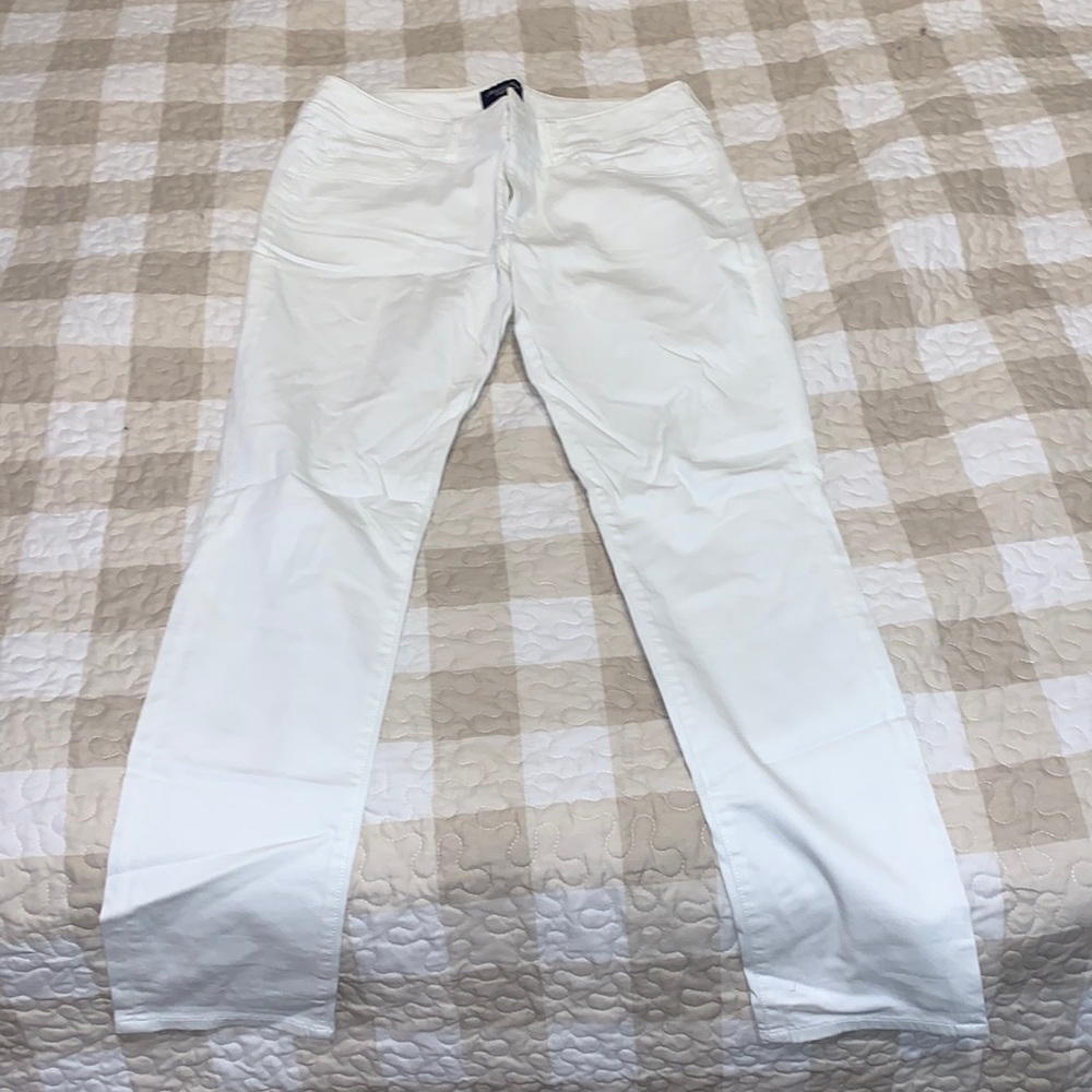 AE white super stretch skinny jean